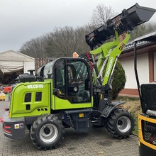 Kolový nakladač CR08-10S zelený