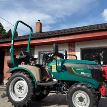 Traktor LOVOL P1025 - YANMAR